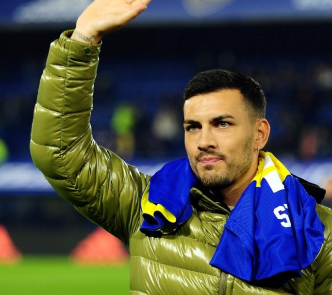 Ante de más de 50.000 hinchas de Boca Paredes celebró su regreso al fútbol argentino